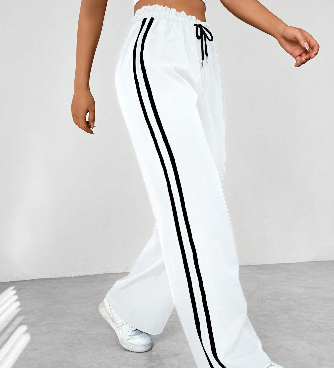 Lara | Damen Jogginghose Wide Leg Seitenstreifen
