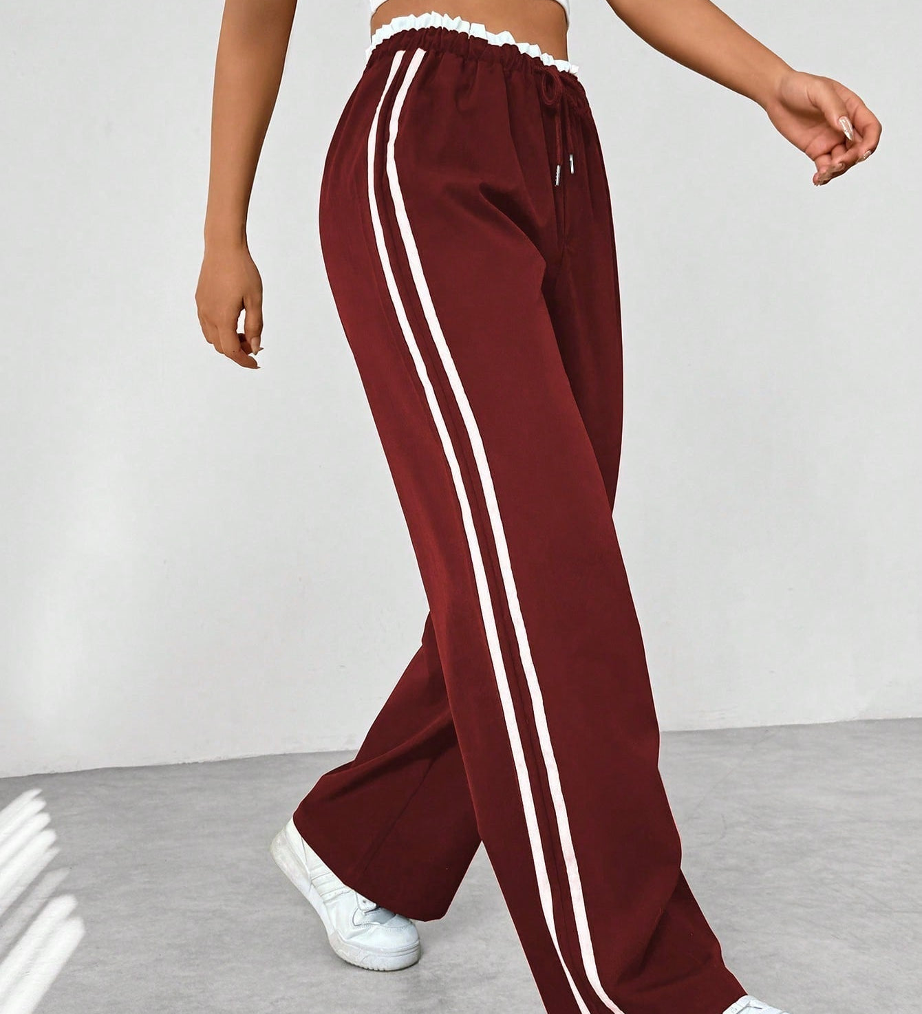 Lara | Damen Jogginghose Wide Leg Seitenstreifen