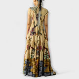 Amanda - Gelbes plissiertes Maxikleid mit Druck