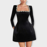 Wren - Schwarzes Samt-Mini-Kleid mit Schmucksteinen