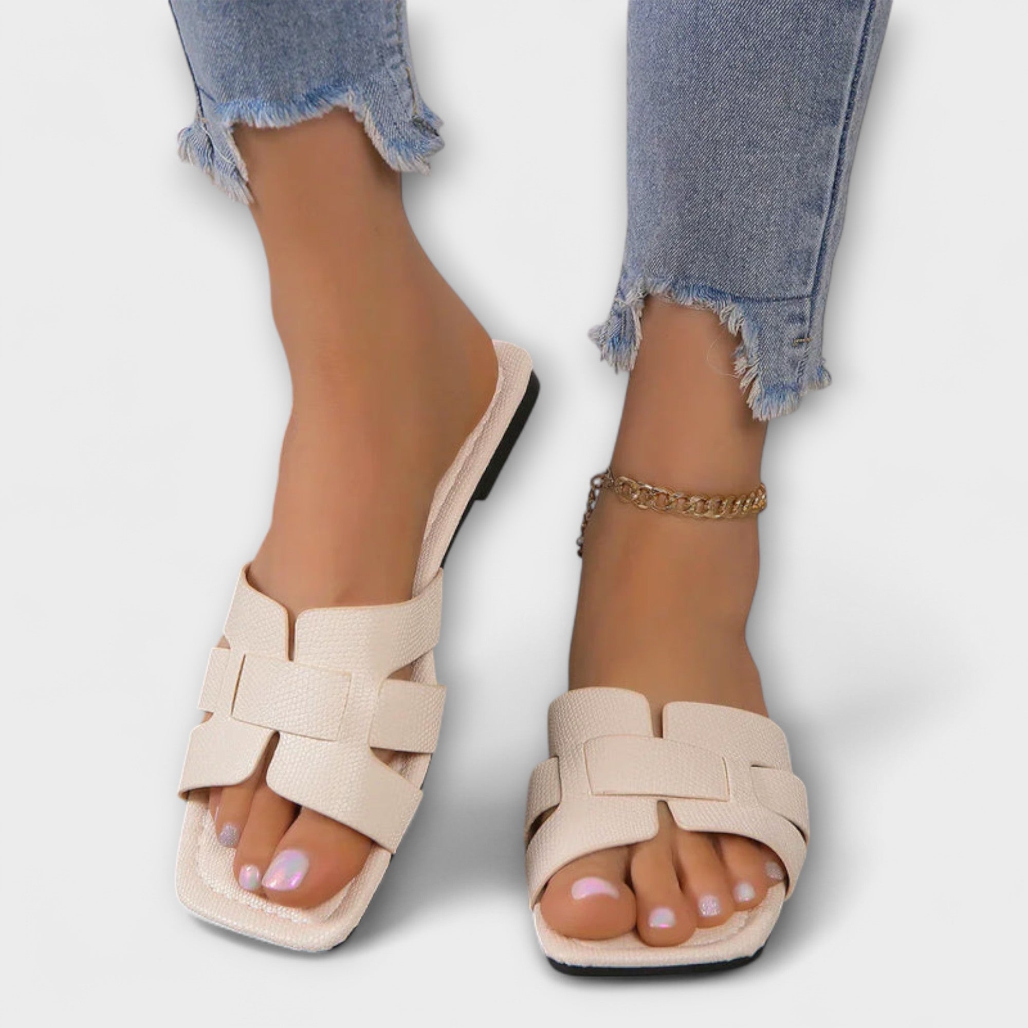 Dietlinde - Flache Pantoletten in Beige