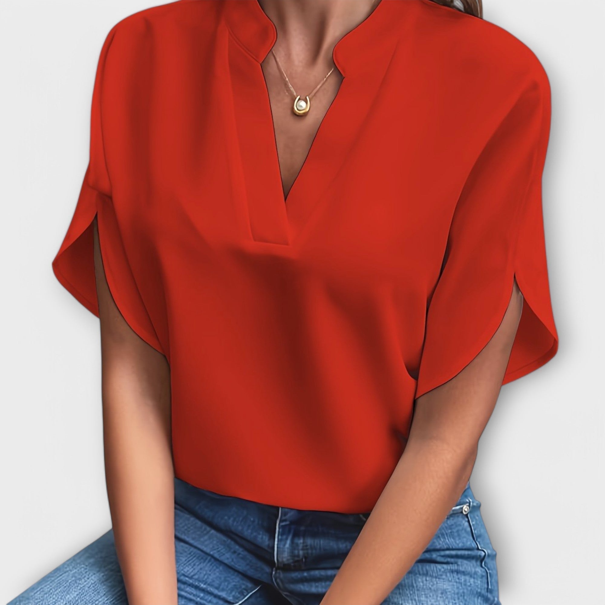 Vivi - Weisse leichte Bluse mit V-Ausschnitt