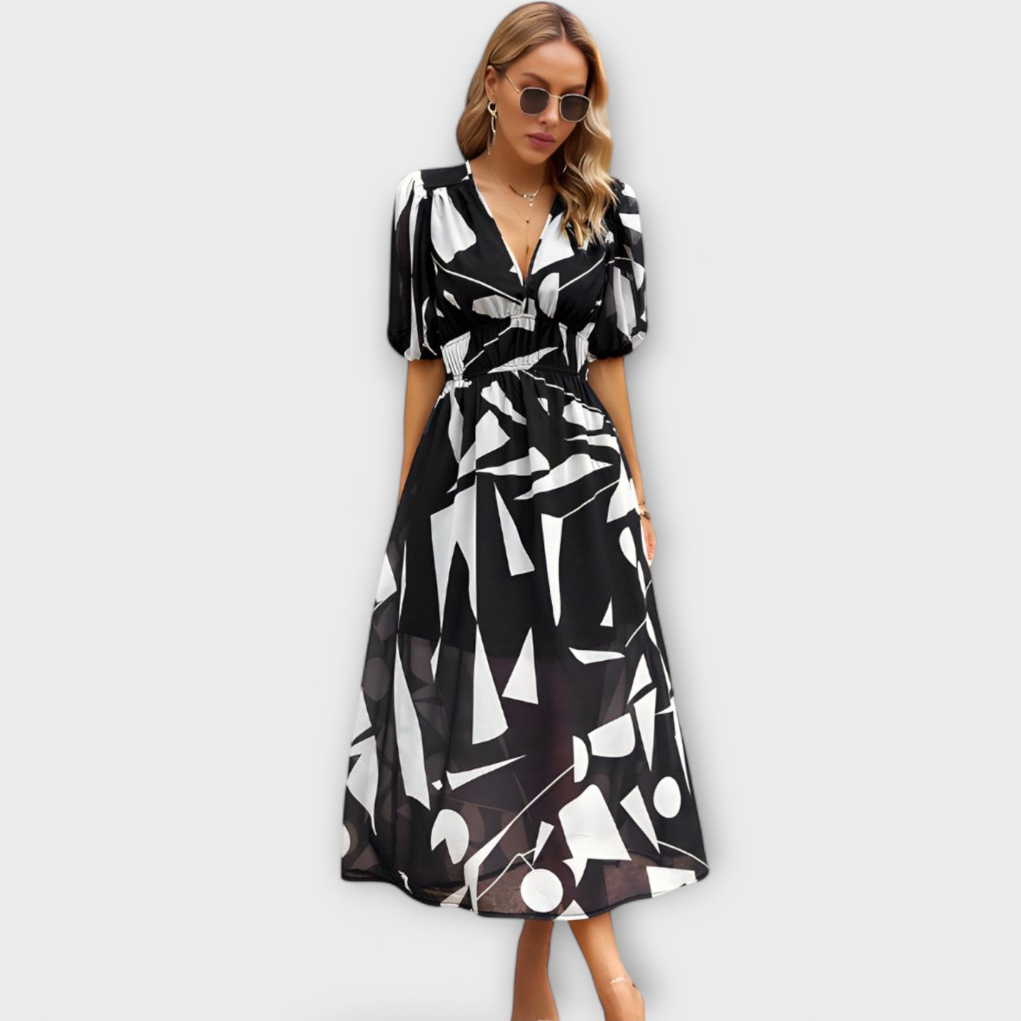 Abstraktes Maxikleid mit Puffärmeln