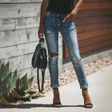 Trendige und stilvolle zerrissene Jeans für einen modernen Look Damen